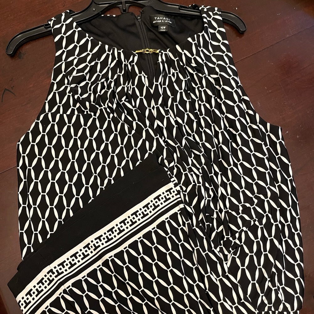 Tahari Sleeveless Full Length Jumpsuit with zipper. Blouson Top, Size 16